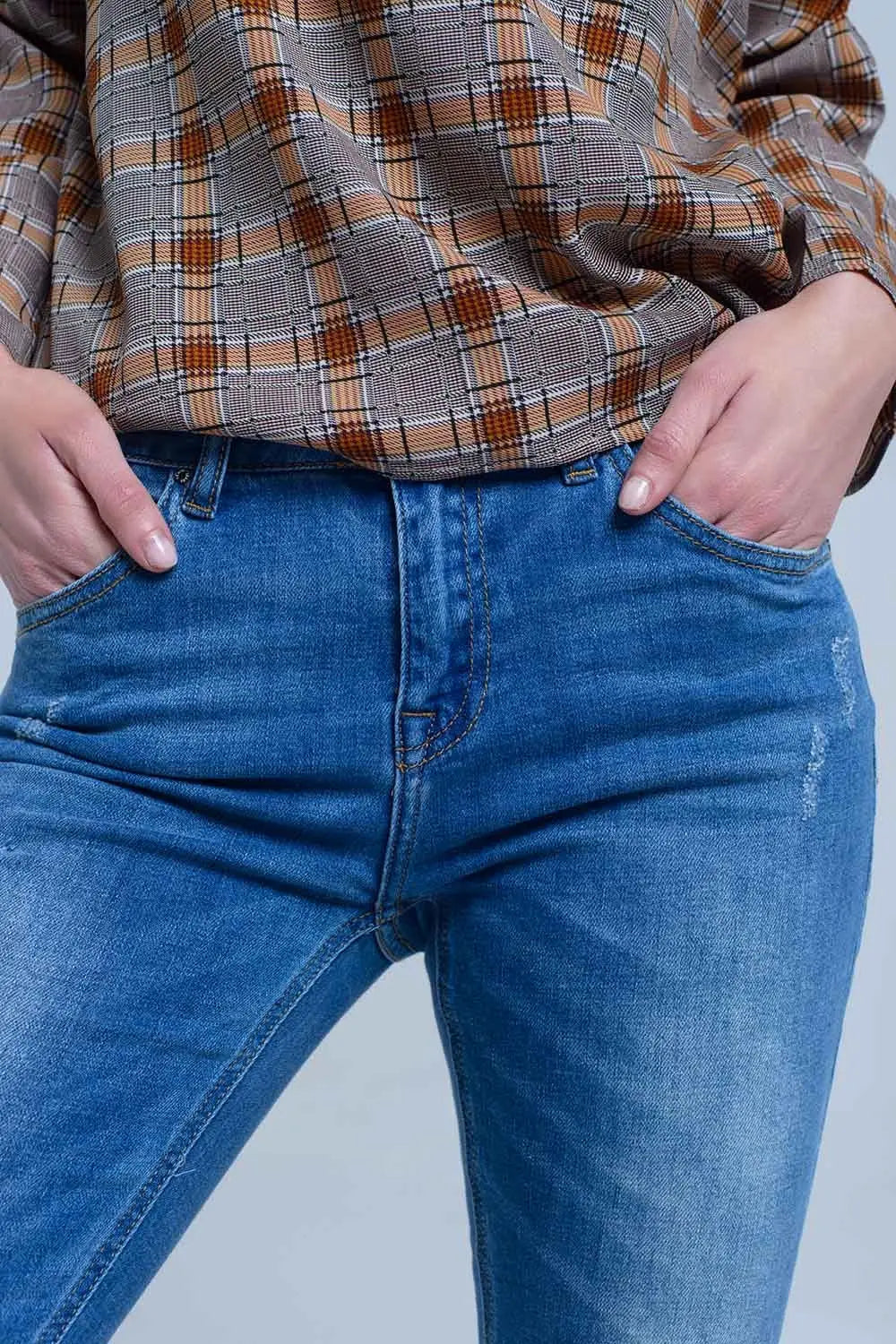 Jean skinny with rips on the legs - Jeans