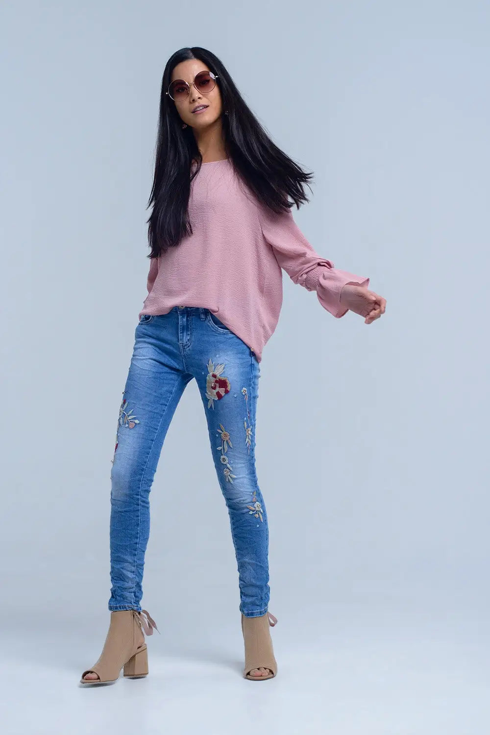 Jeans avec broderie florale - Pantalons