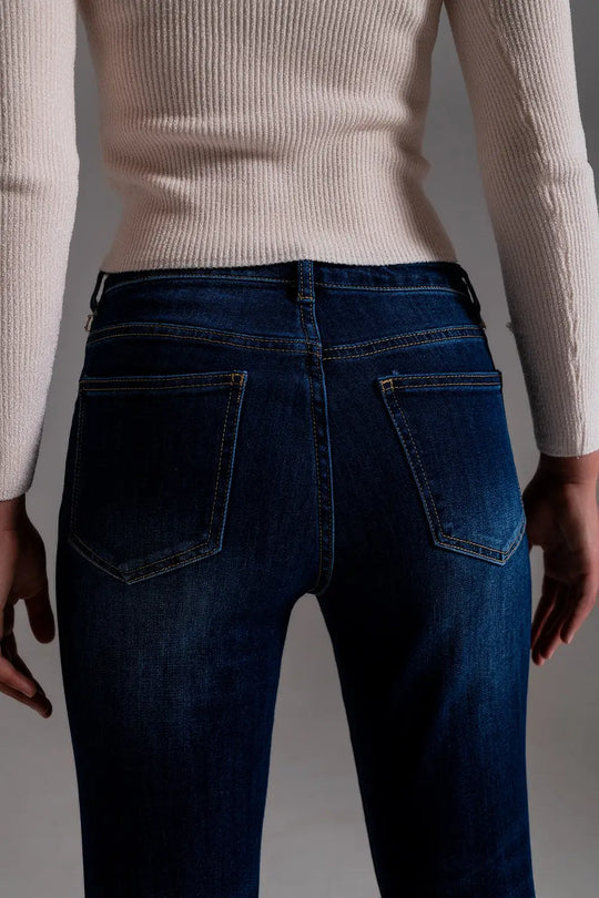 Jeans avec franges strass sur les poches en lavage foncé - Pantalons