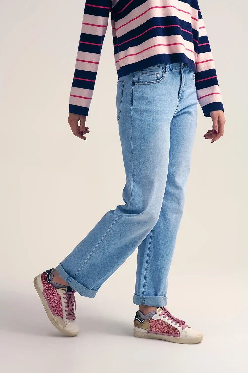 Q2 Jeans bleu clair à jambe droite