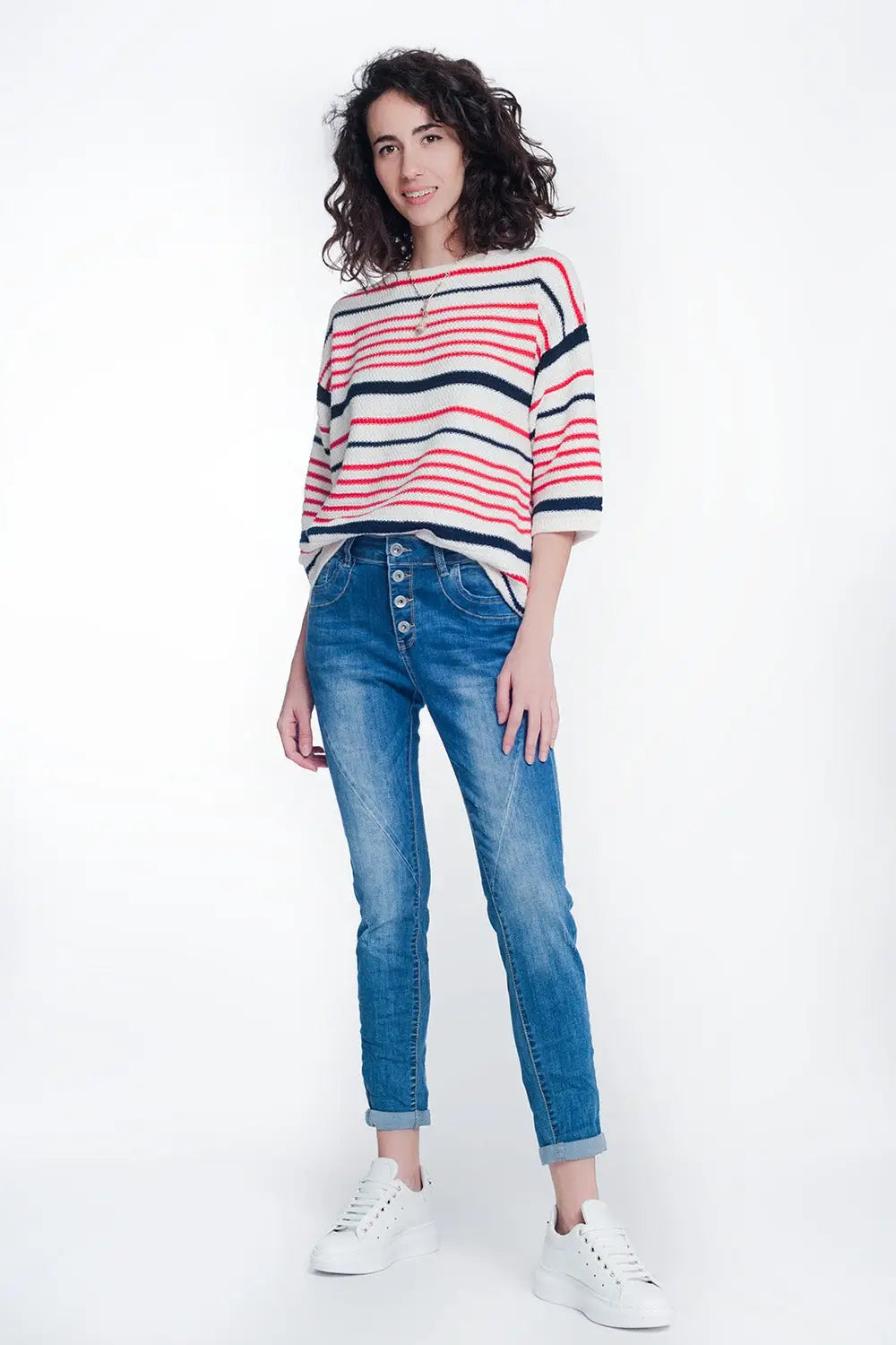 Jeans boyfriend avec boutons et lavés à moyenne moyenne - Pantalons