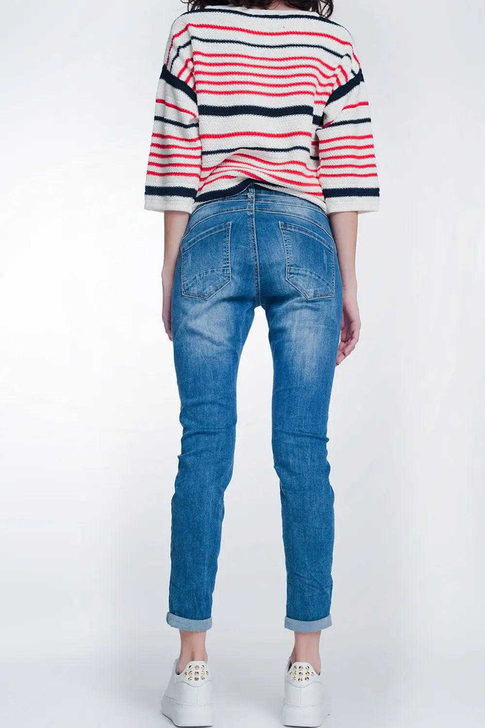 Jeans boyfriend avec boutons et lavés à moyenne moyenne - Pantalons