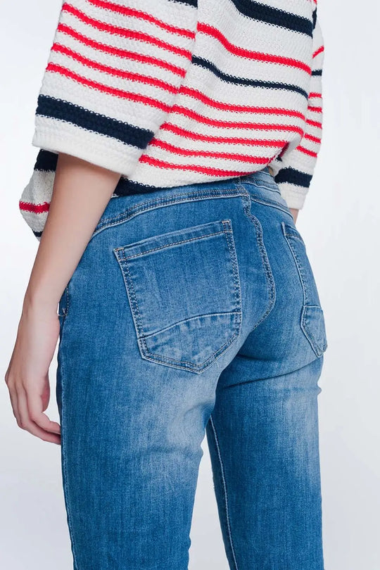 Jeans boyfriend avec boutons et lavés à moyenne moyenne - Pantalons