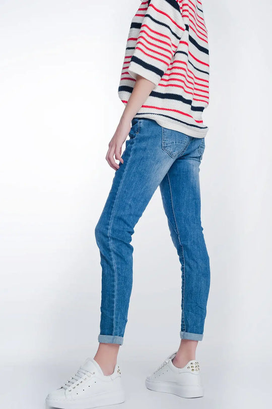 Jeans boyfriend avec boutons et lavés à moyenne moyenne - Pantalons