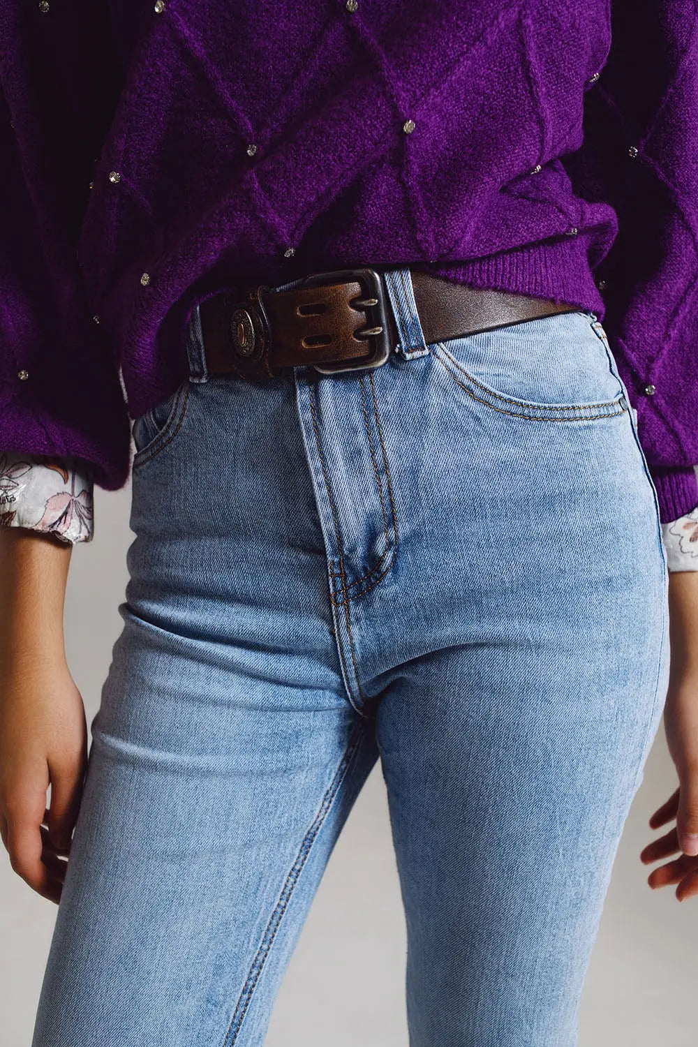 Jeans droits avec ourlet usé en bleu clair - Pantalons