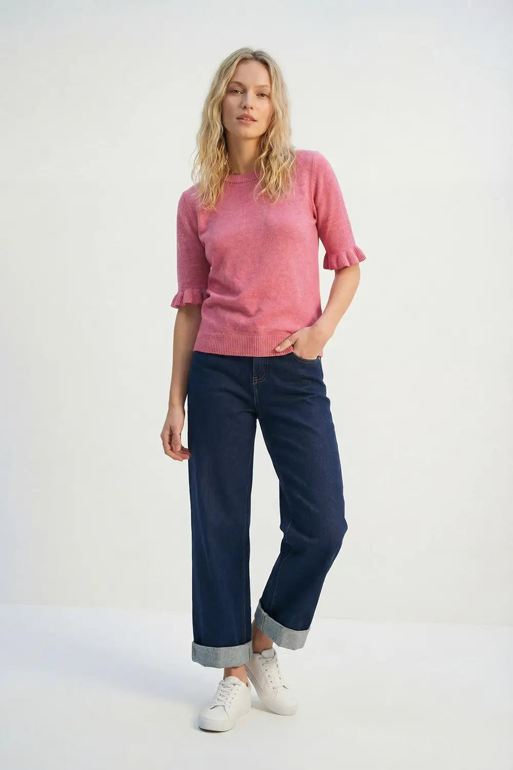 Jeans en denim à jambe large et ourlet à revers délavé foncé - Pantalons