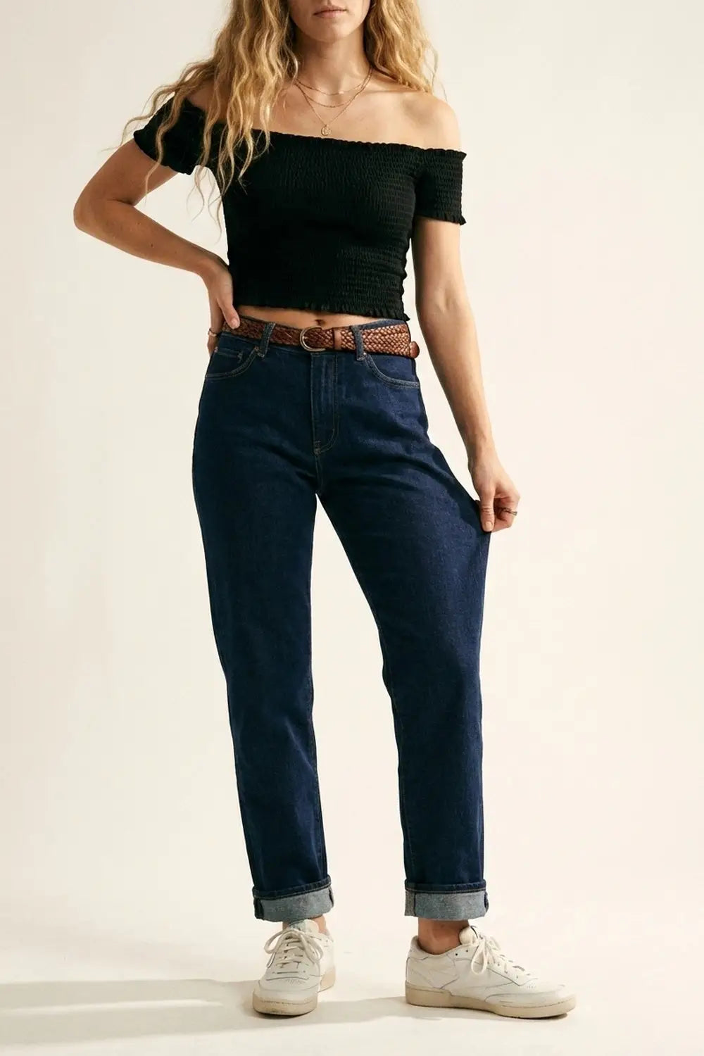 Jeans en denim bleu marine à taille haute et jambe droite - Pantalons