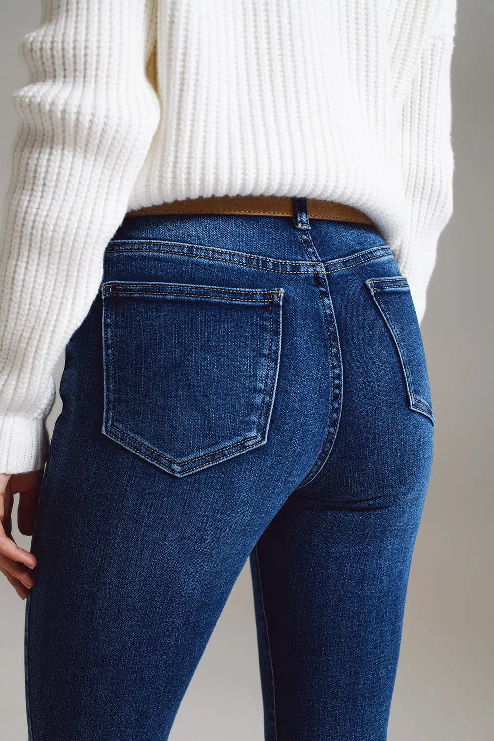 Jeans évasés avec ourlet orné - Pantalons