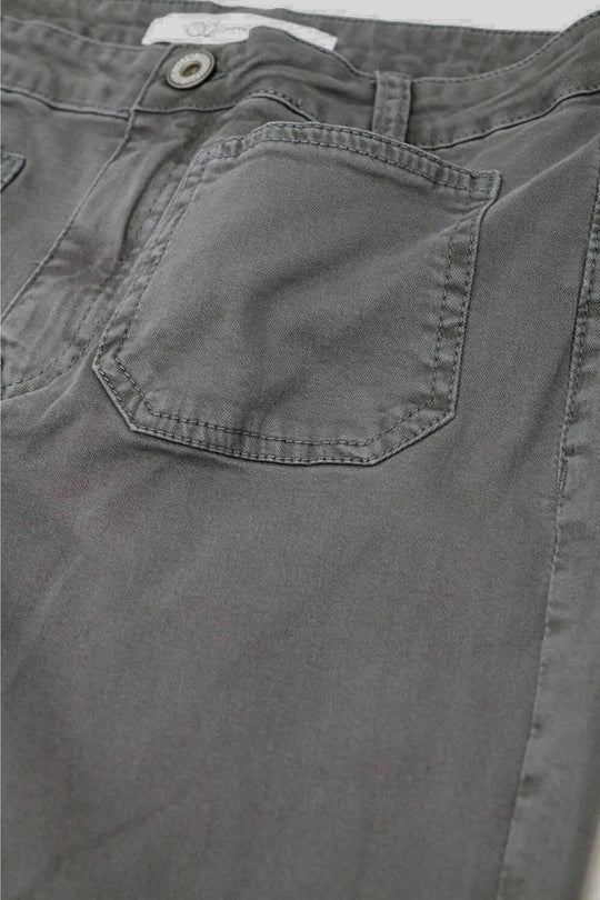 Jeans évasés skinny gris foncé avec poches sur le devant - Pantalons