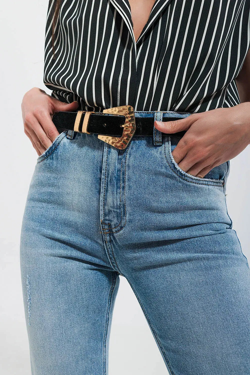 Jeans in light wash with raw hem - Jeans