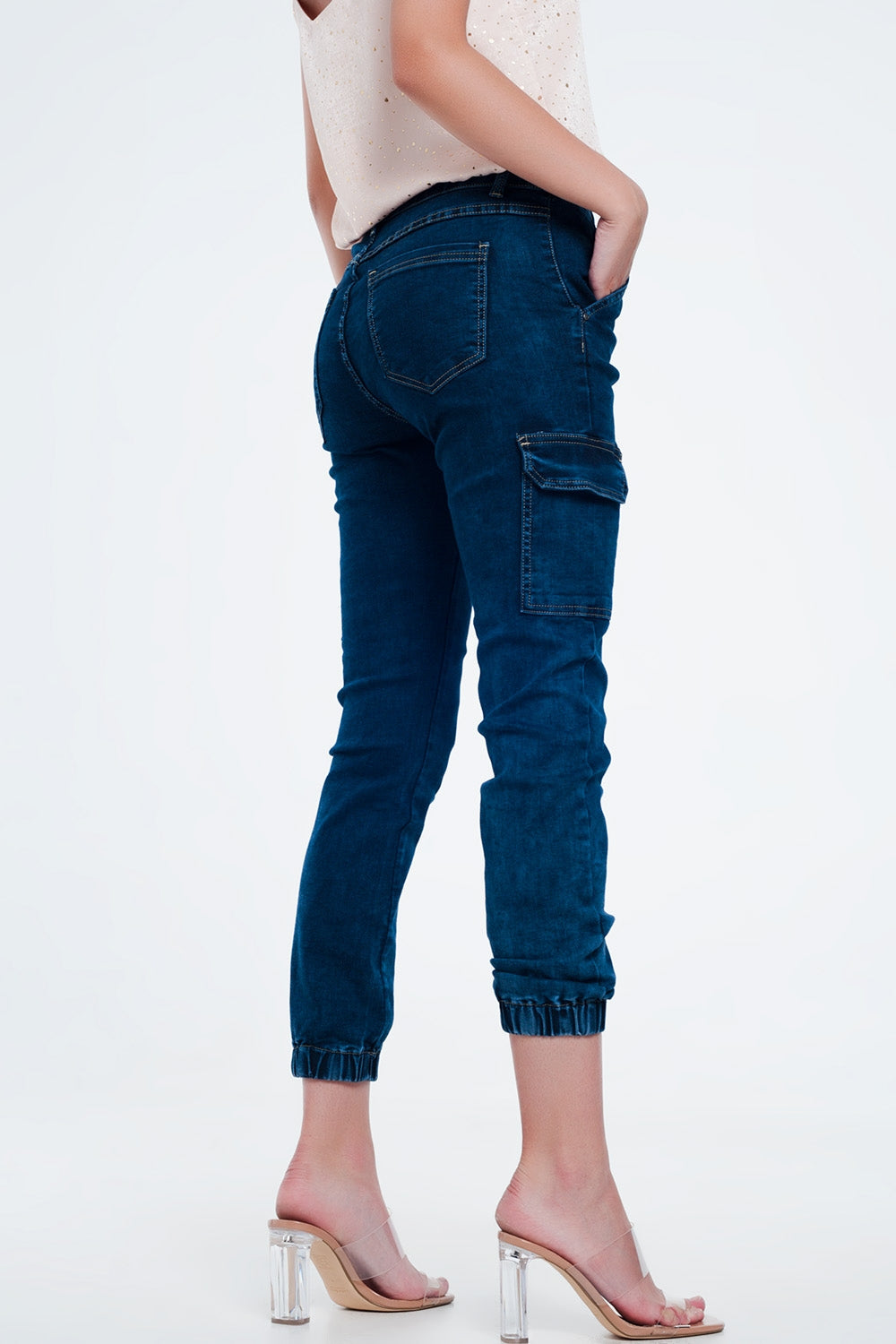 Jeans in navy with cargo pockets