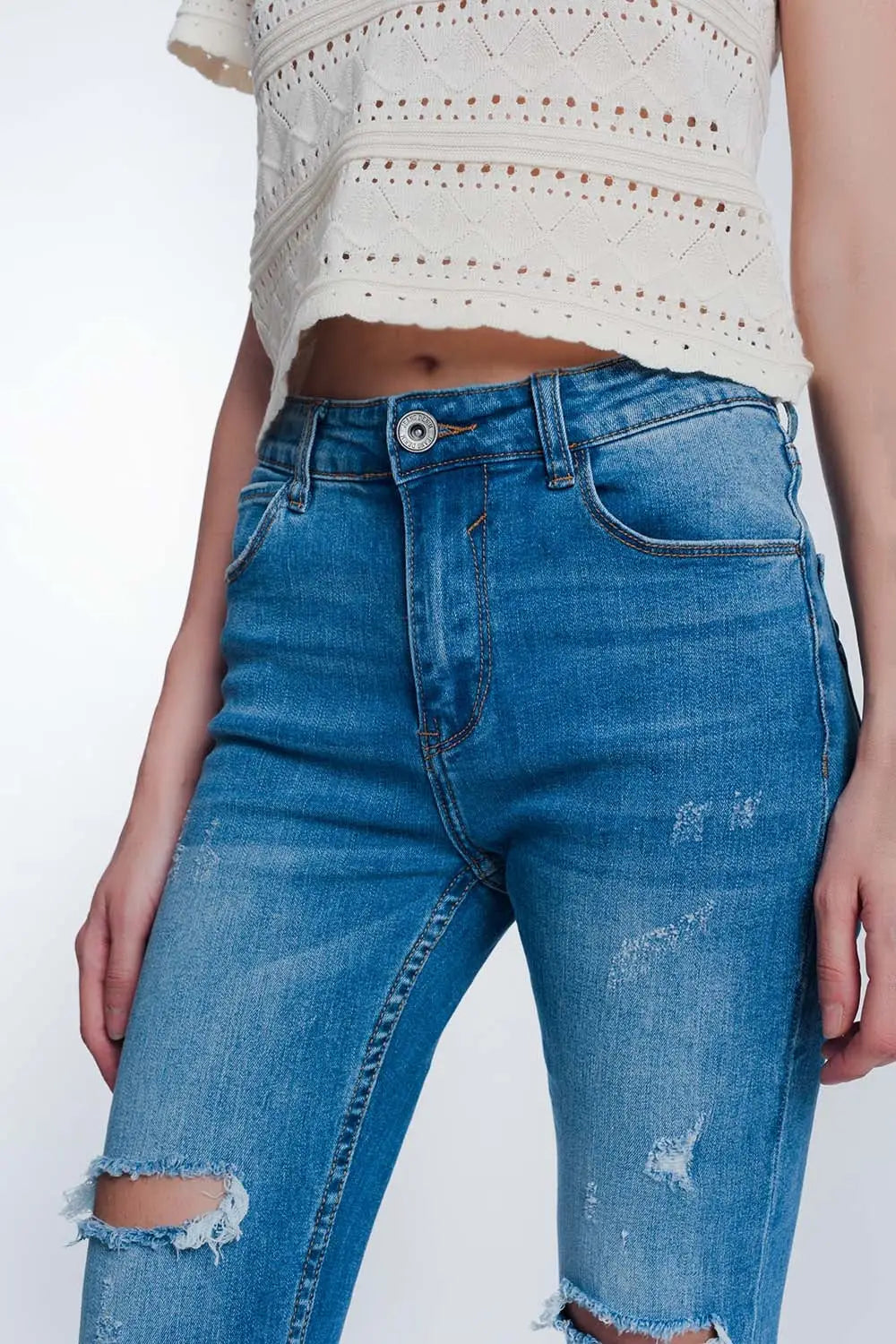 jeans super skinny avec des trous dans les genoux - Pantalons