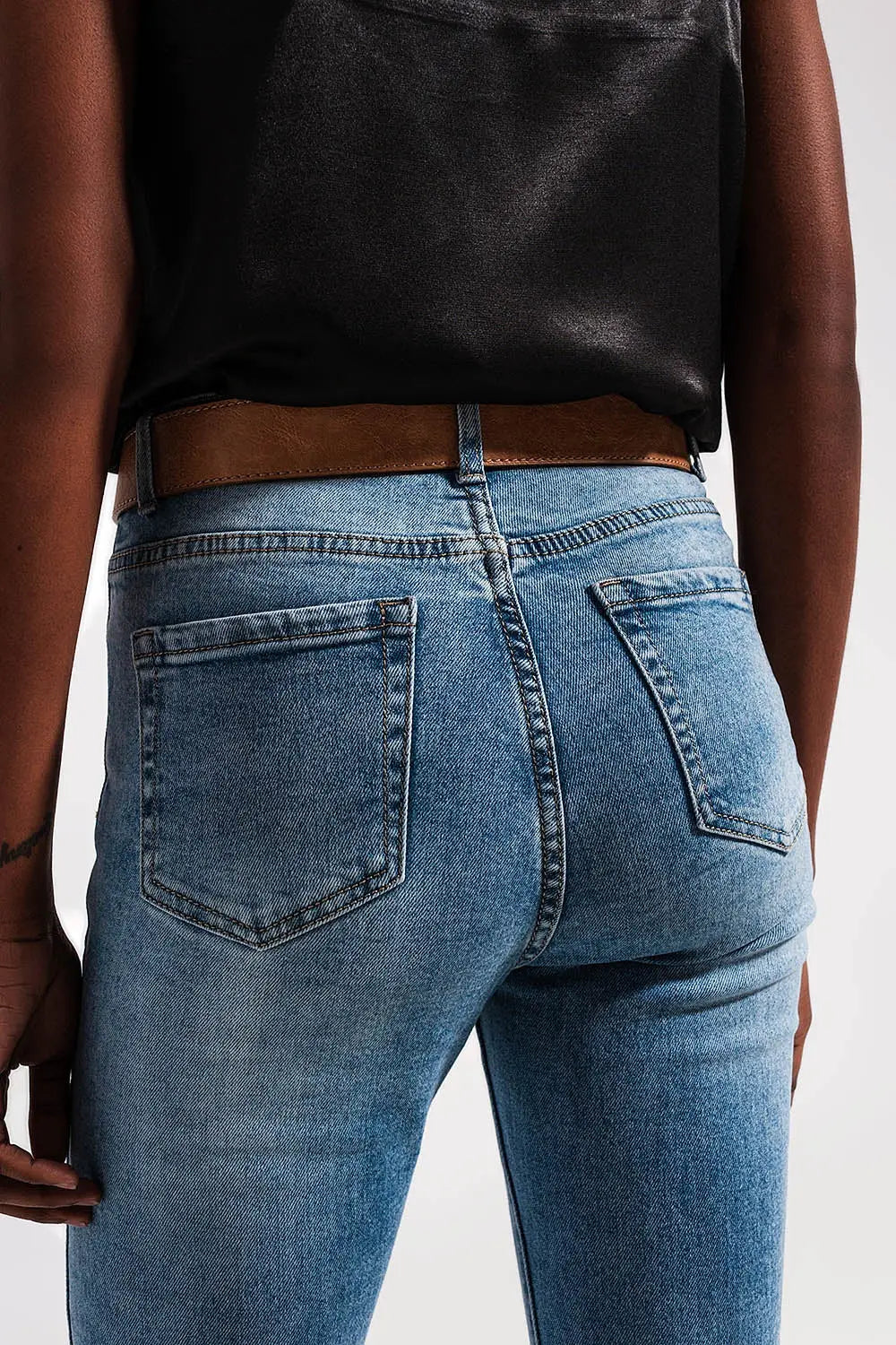 Jeans with frayed hem in light blue - Jeans