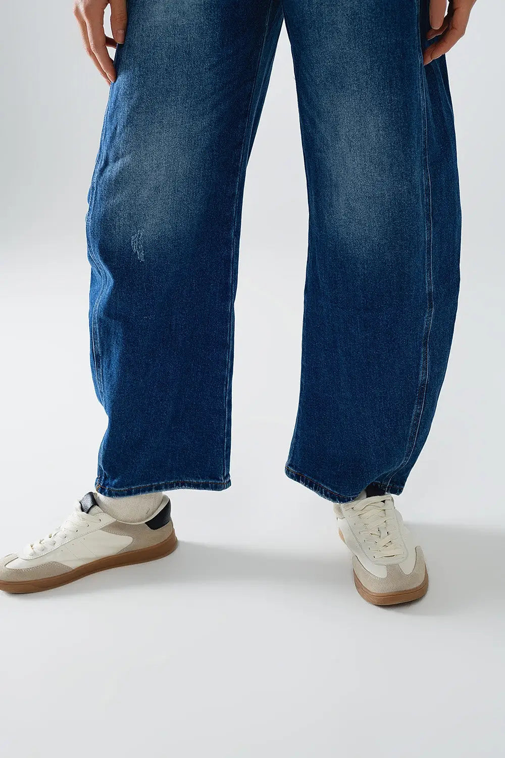 jeans with two side seams and balloon effect - Bottoms