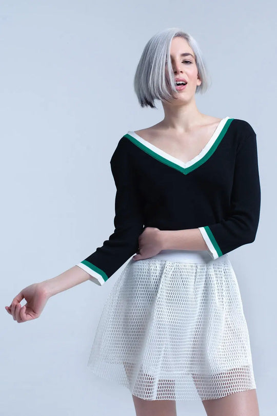 Jersey noir à col en V avec bordure contrastante verte et blanche - Pulls