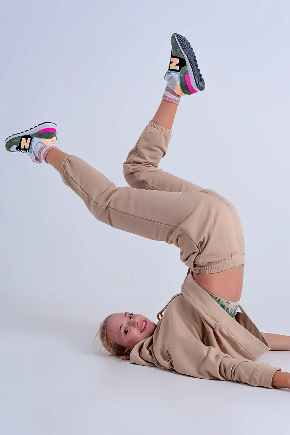 Jogger basique en coton avec lien à nouer beige - Pantalons
