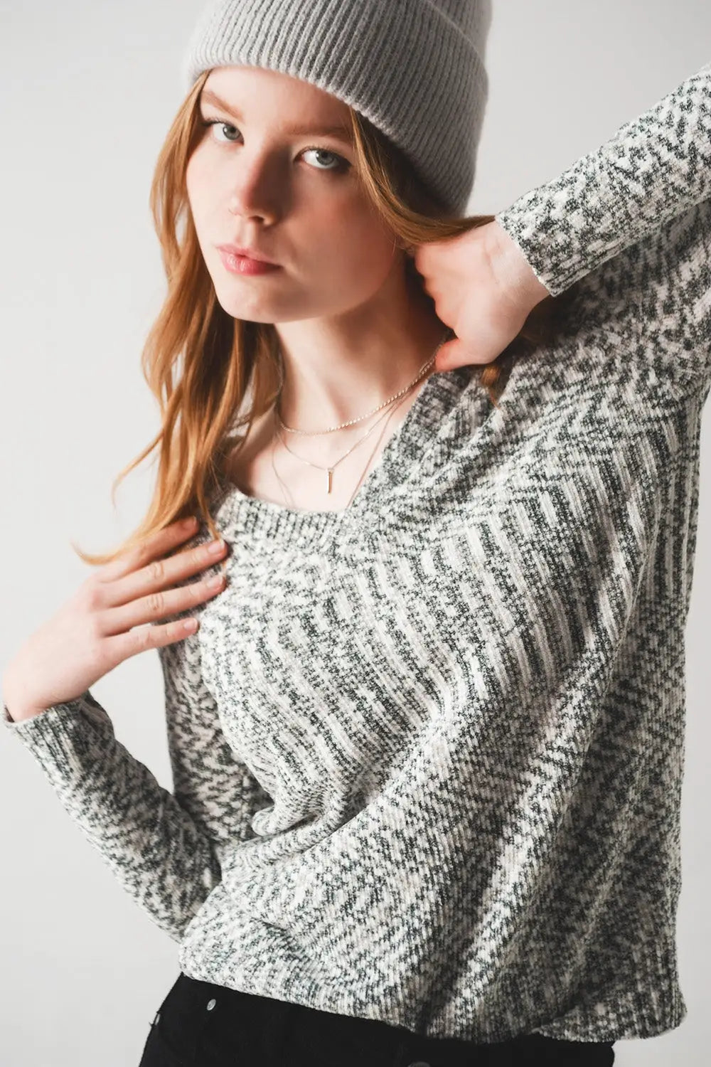 Jumper in chenille in black - Sweaters