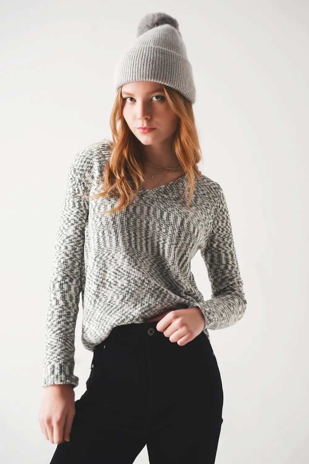 Jumper in chenille in black - Sweaters
