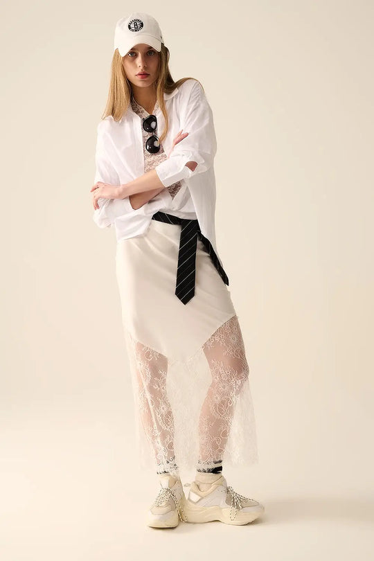 jupe en satin blanc avec de la dentelle en bas - Jupes