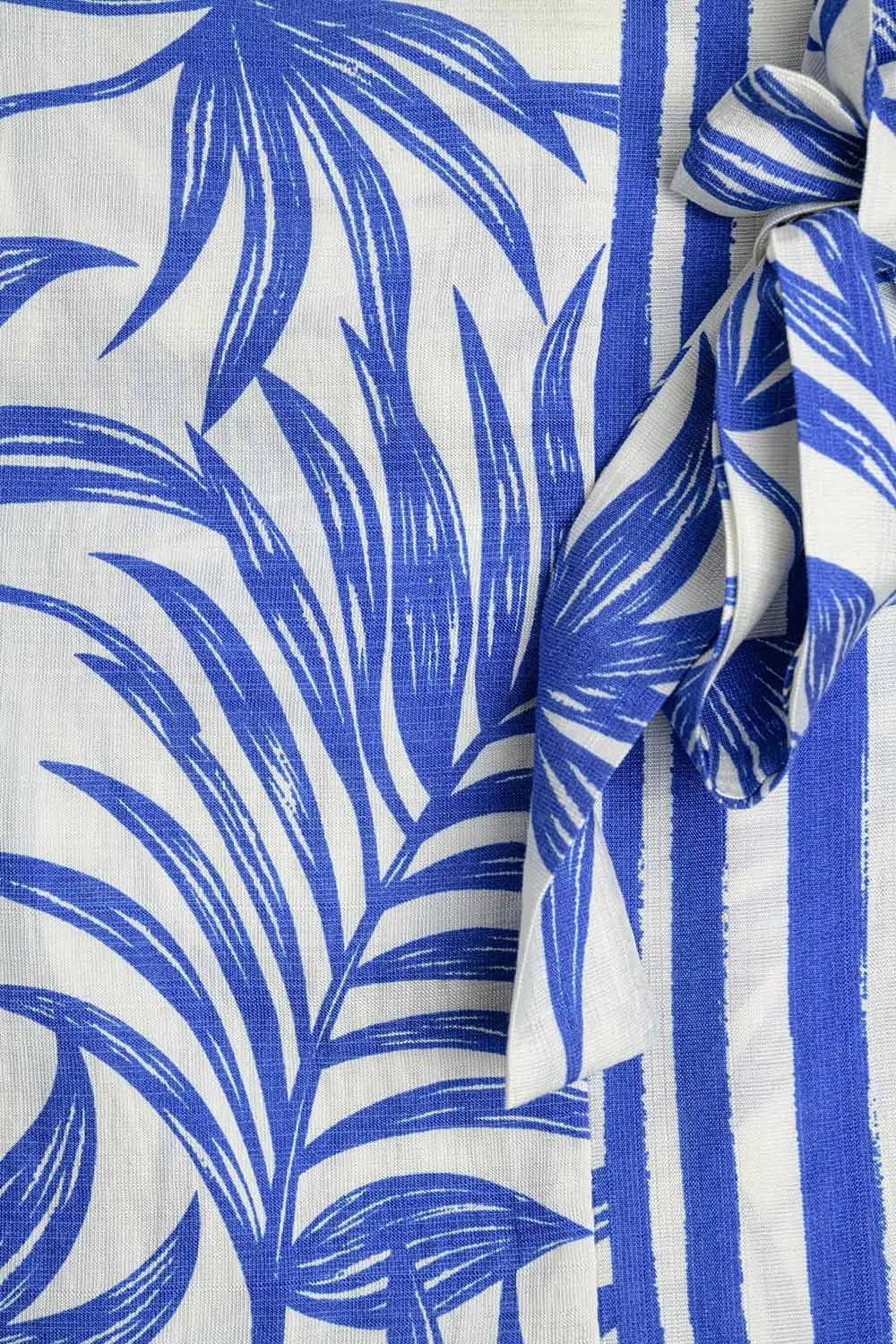 Jupe midi en tissu léger avec motifs tropicaux en bleu et blanc - Jupes