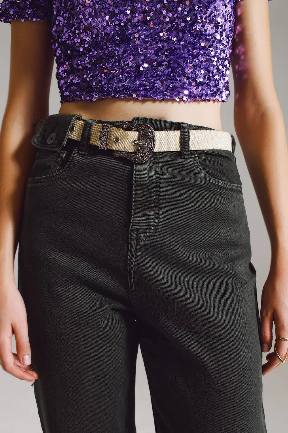 Khaki green relaxed pants with pocket detail at the waist - Jeans