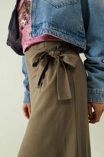 Khaki mid-length skirt with one pocket and a lace detail - Skirts