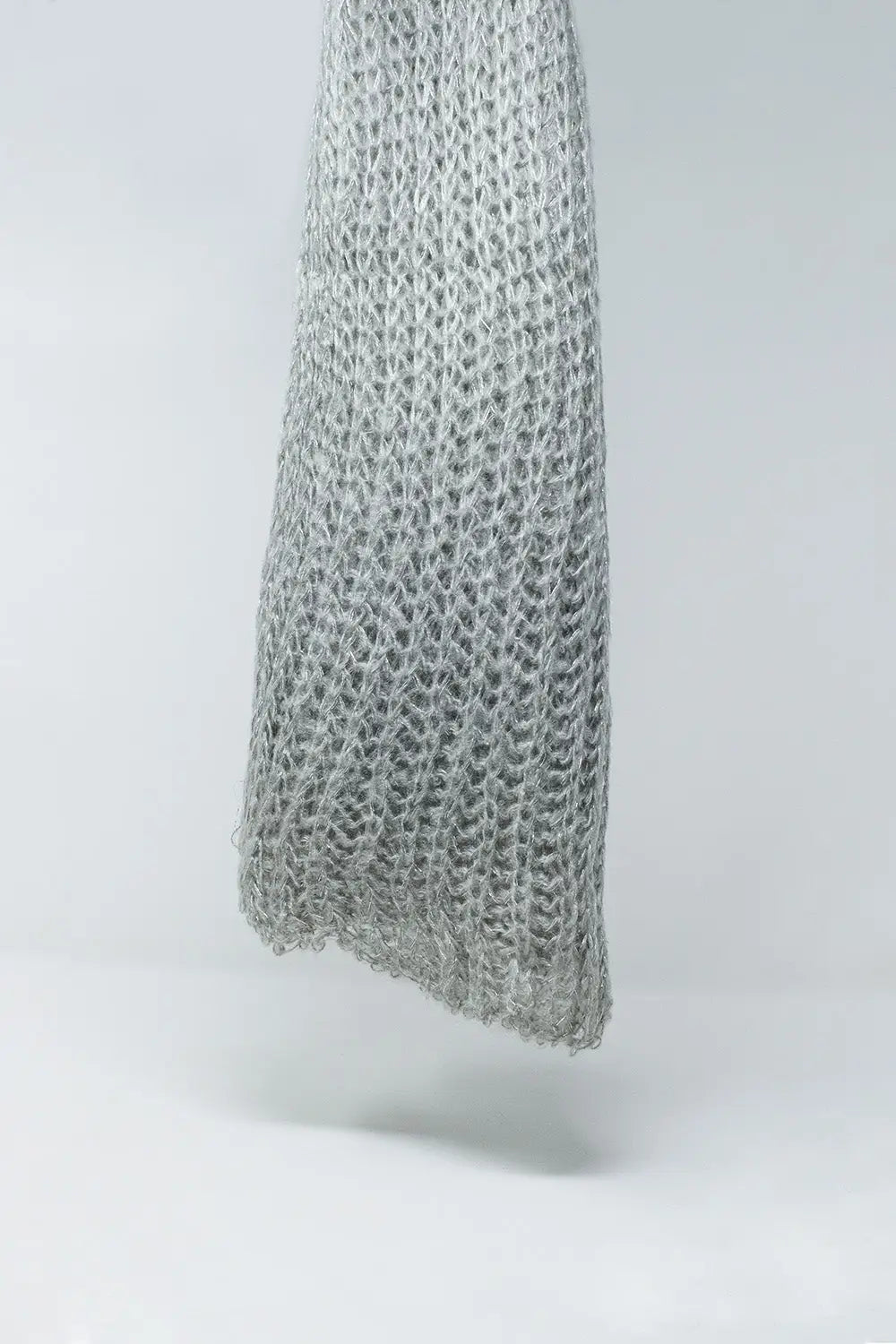 Q2 knitted scarf with silver thread