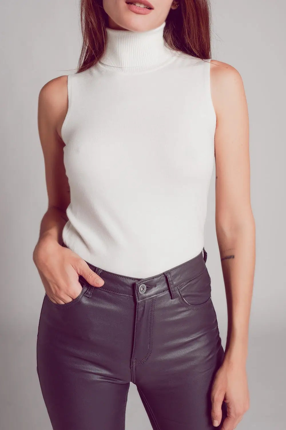Knitted tank jumper in cream - Sweaters