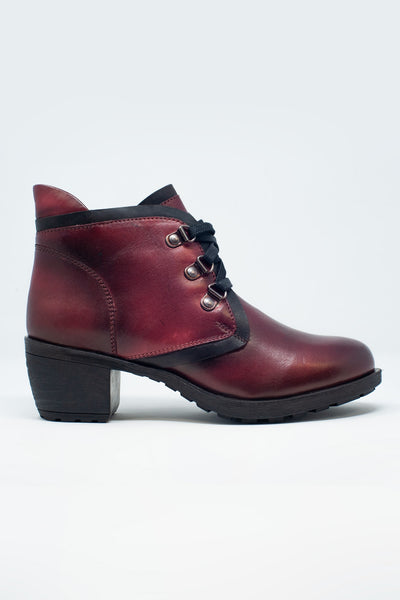 Q2 Lace up boot in maroon