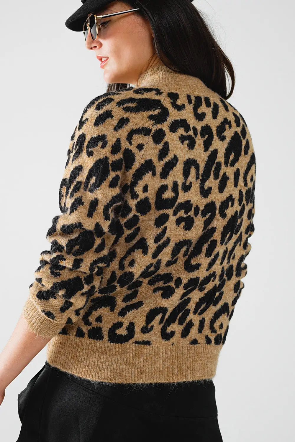 Leopard knit sweater with buttons on the side - One Size / Brown - Sweaters