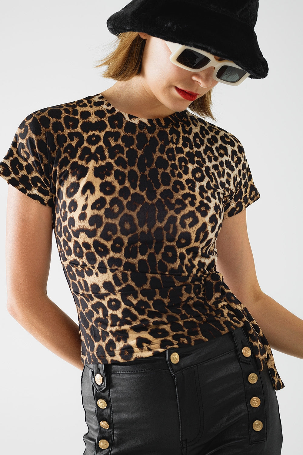 Q2 Leopard print Spandex t-shirt with bow detail