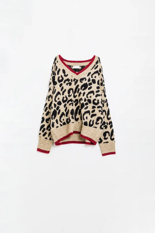 Q2 Leopard V-neck sweater with red line detail