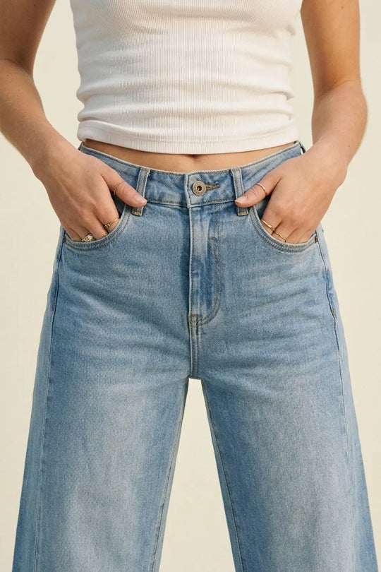 Light Blue Wide-Leg High-Waist Denim Jeans - Jeans