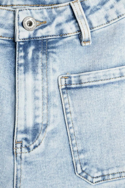 Light wash jeans with wide leg and pockets - Jeans