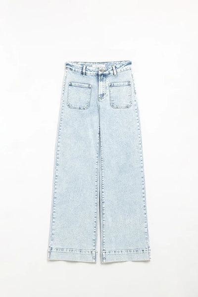 Light wash jeans with wide leg and pockets - Jeans