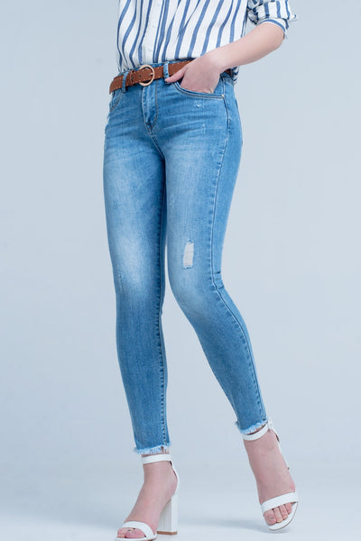 light wash skinny jean in blue