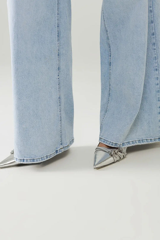 light wash wide leg jeans with stretch - Jeans