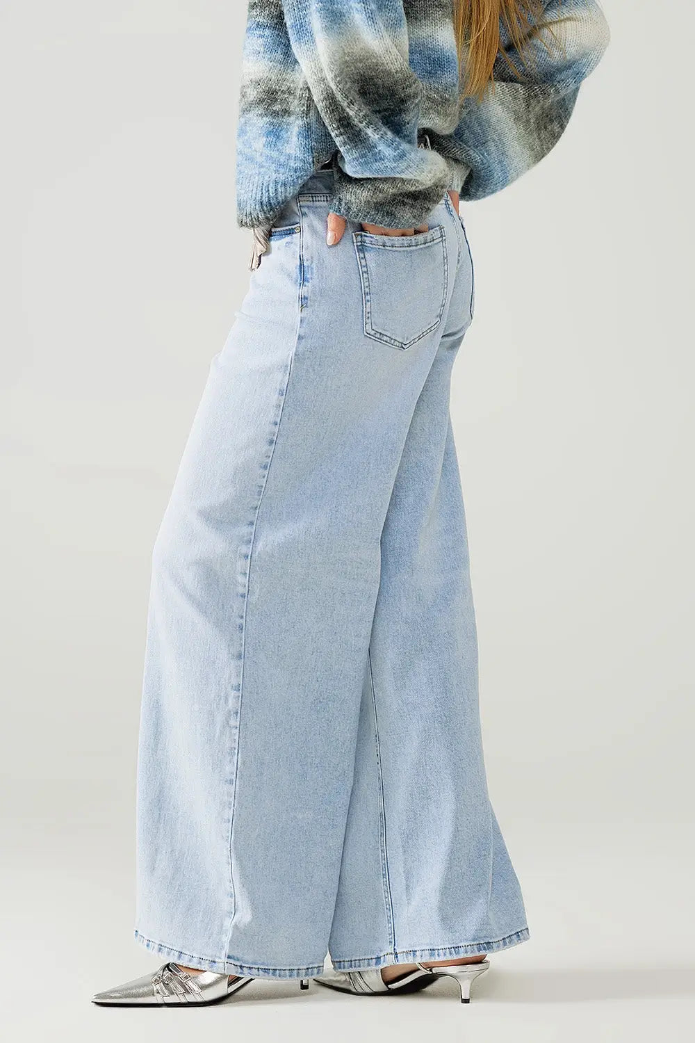 light wash wide leg jeans with stretch - Jeans