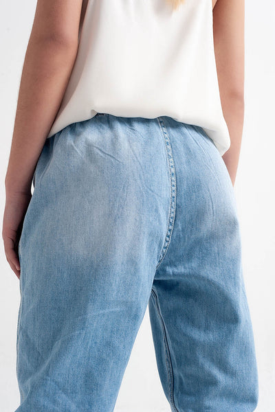 Lightweight jogger jeans in midwash