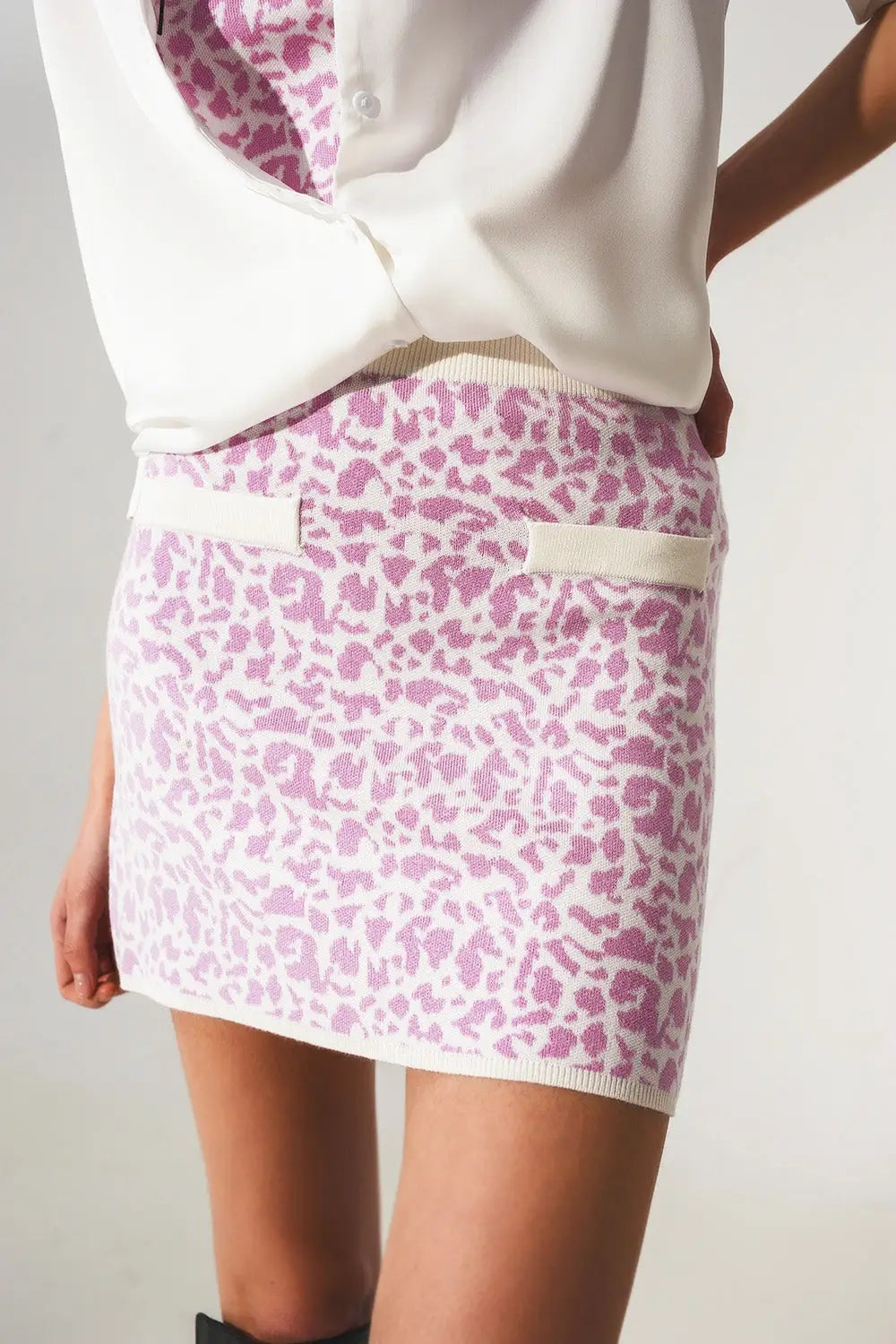 Lightweight knit mini skirt in lilac animal print - Skirts