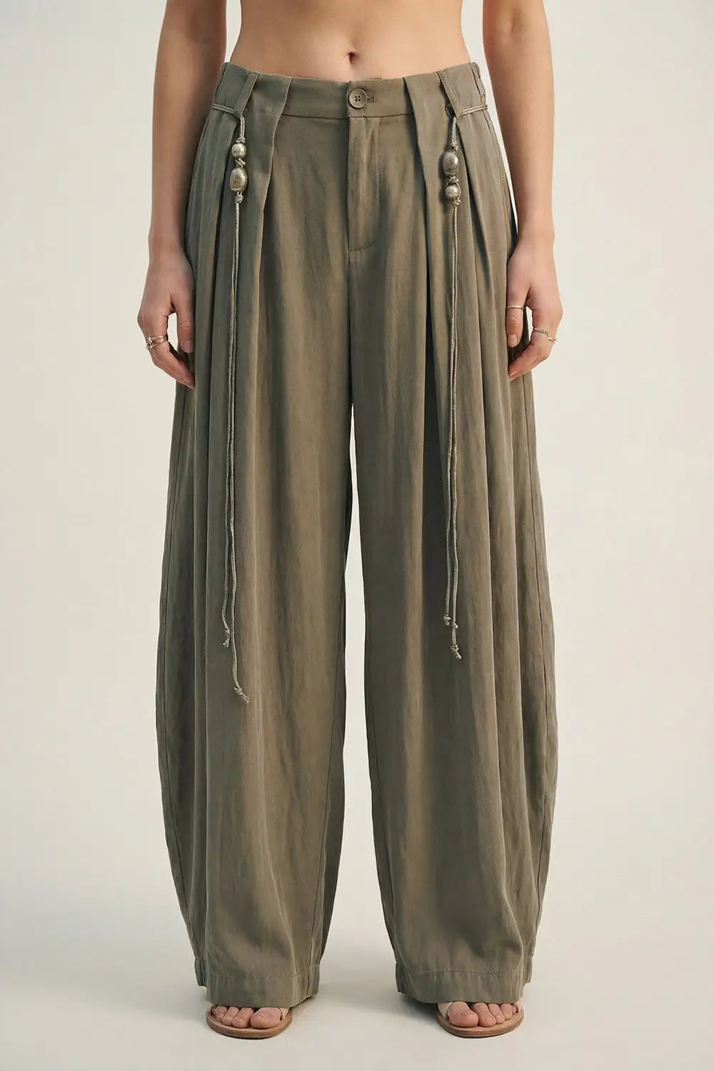 Q2 Lightweight Rayon Barrel-Fit Pants in khaki color