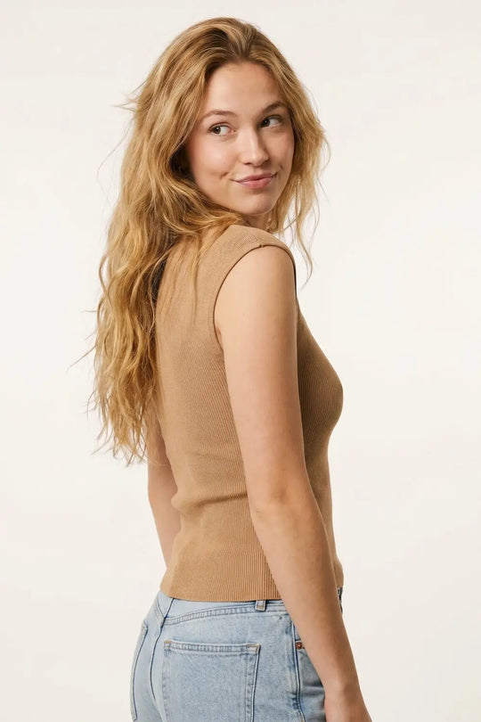 lightweight Ribbed Knit Scoop sweater in camel - One Size / Brown