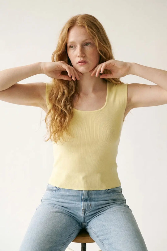 lightweight Ribbed Knit Scoop sweater in yellow - One Size / Yellow