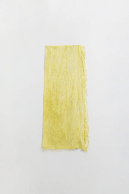 Q2 Lightweight scarf in yellow