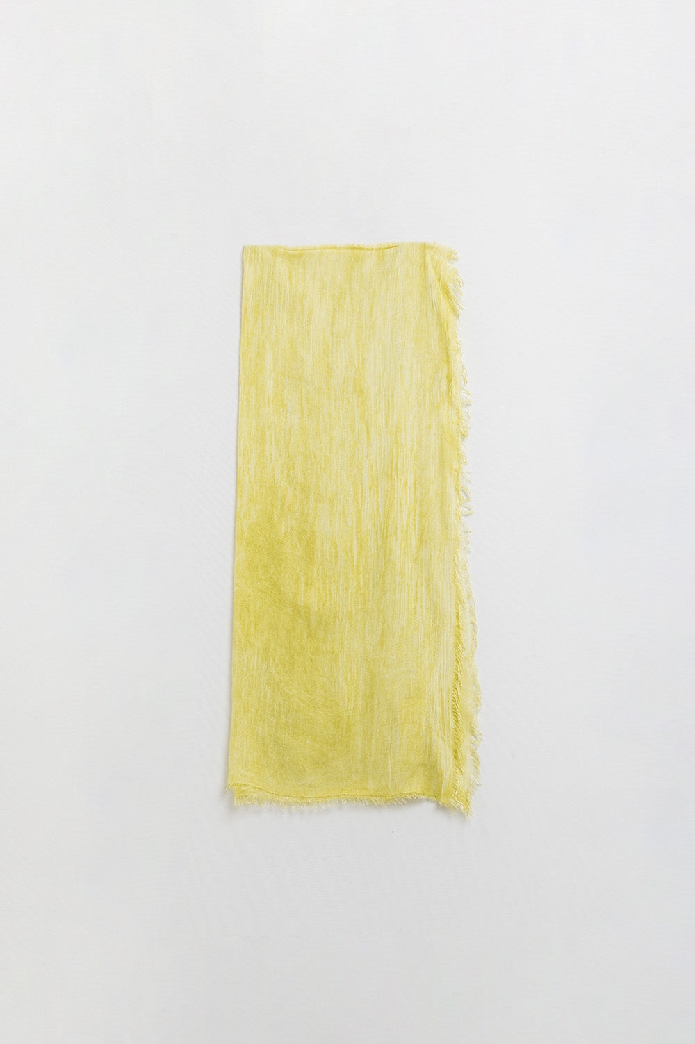 Q2 Lightweight scarf in yellow