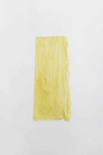 Q2 Lightweight scarf in yellow