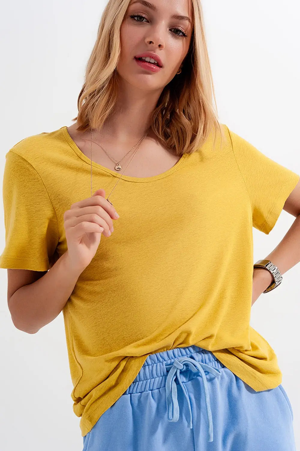 Linen mix scoop front t-shirt in Yellow - Tops