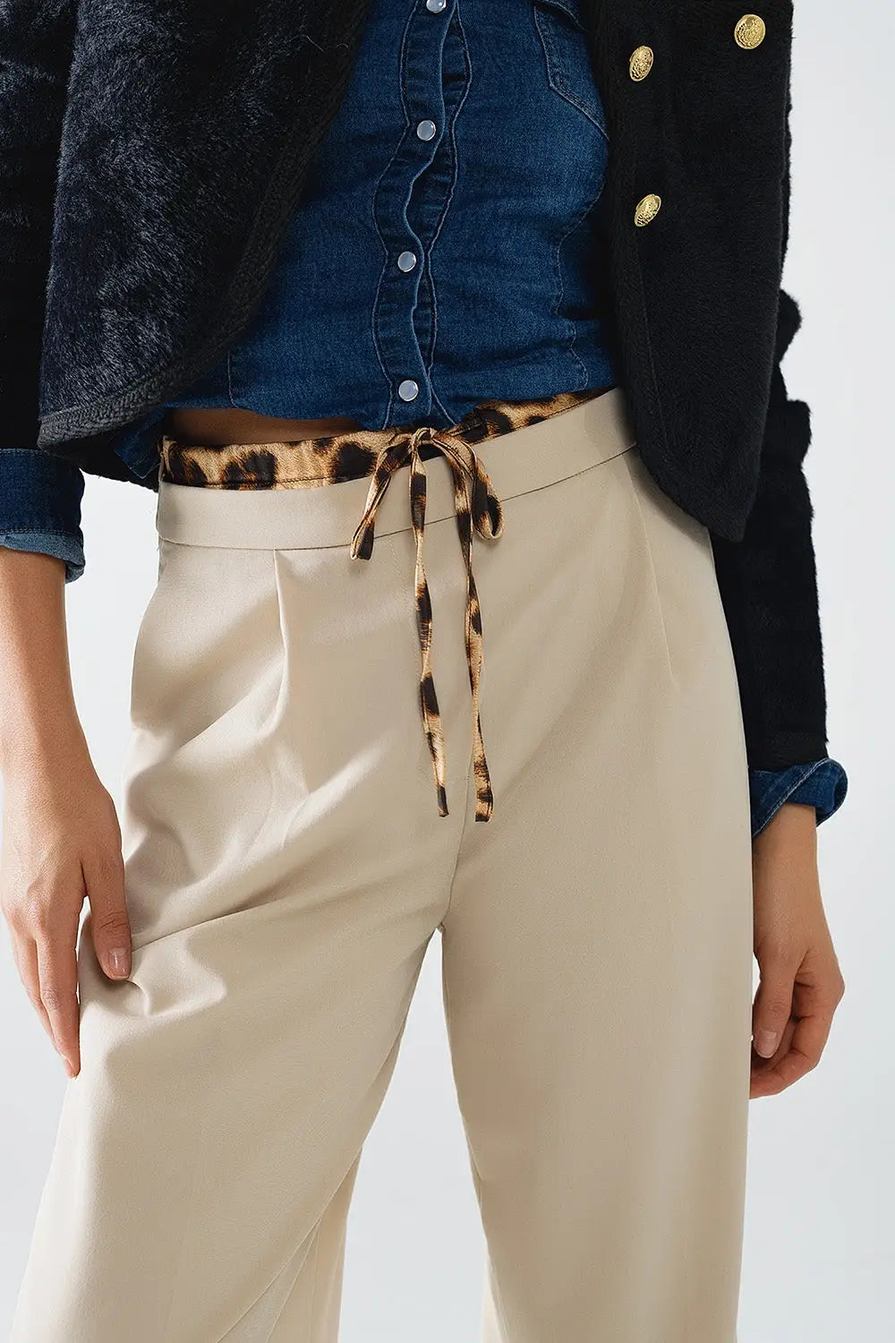 Long beige pleated trousers with leopard detail at the waist - Pants