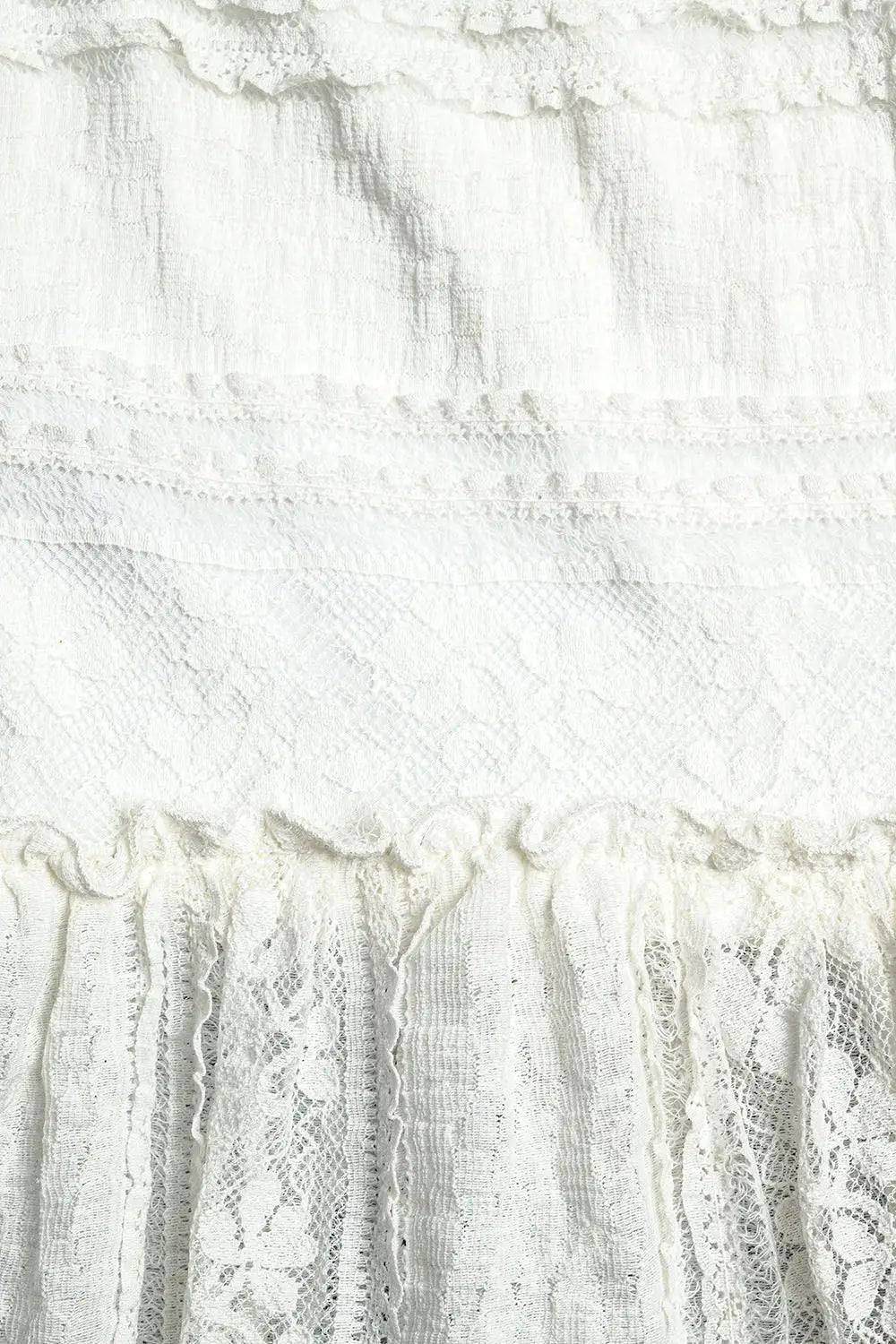 long white lace skirt fitted at the waist - Skirts