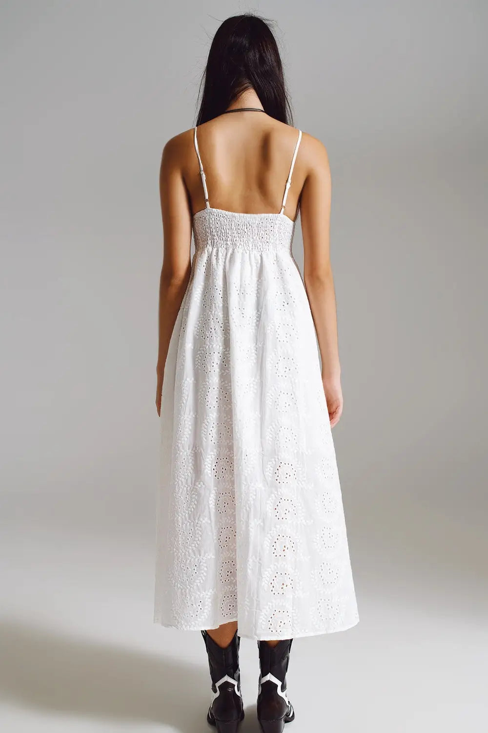 Longue robe en crochet blanc avec taille ajustée - Vestidos